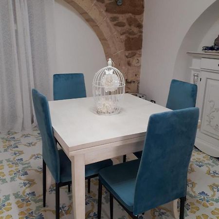 Casa Vacanze Vico Verona 7 Oria  Extérieur photo