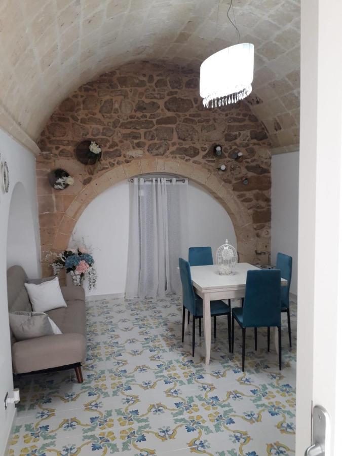 Casa Vacanze Vico Verona 7 Oria  Extérieur photo